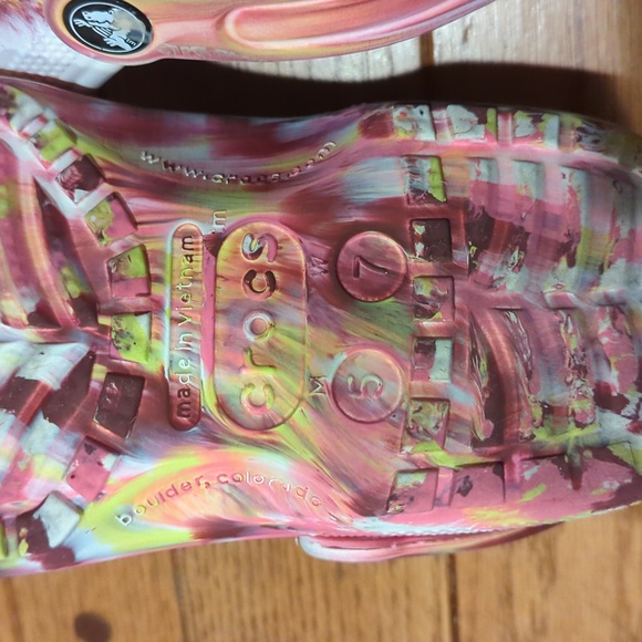 Hello Kitty Crocs - Picture 8 of 8